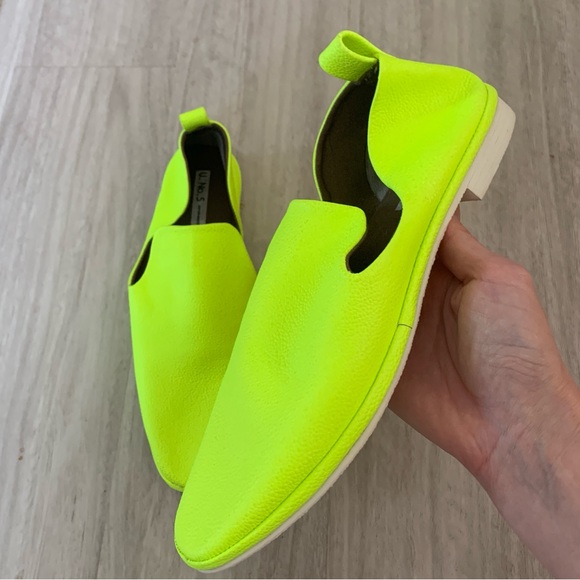 U-Dot “U.No.5” by Takumi Inomata Neon Leather Slip-ons - Picture 2 of 9